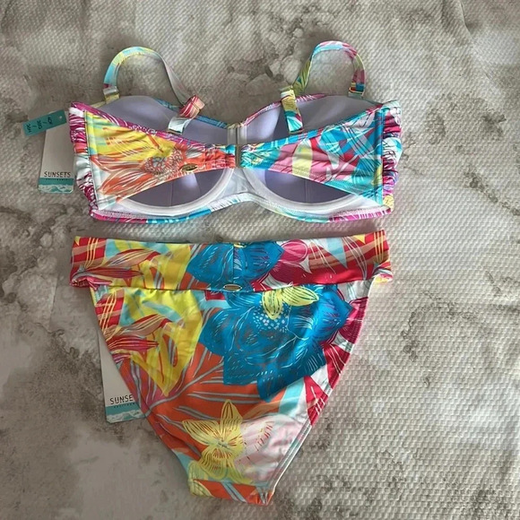 Sunsets Iconic Twist Underwire Bandeau Bikini Top (E-H Cup) & XL Bikini Bottom - Picture 10 of 12